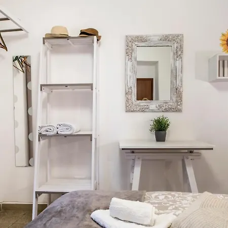 Apartment Genius House *